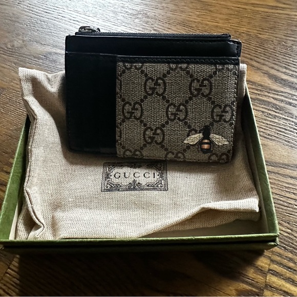 Gucci Bee GG Supreme Card Case Wallet - Picture 2 of 4